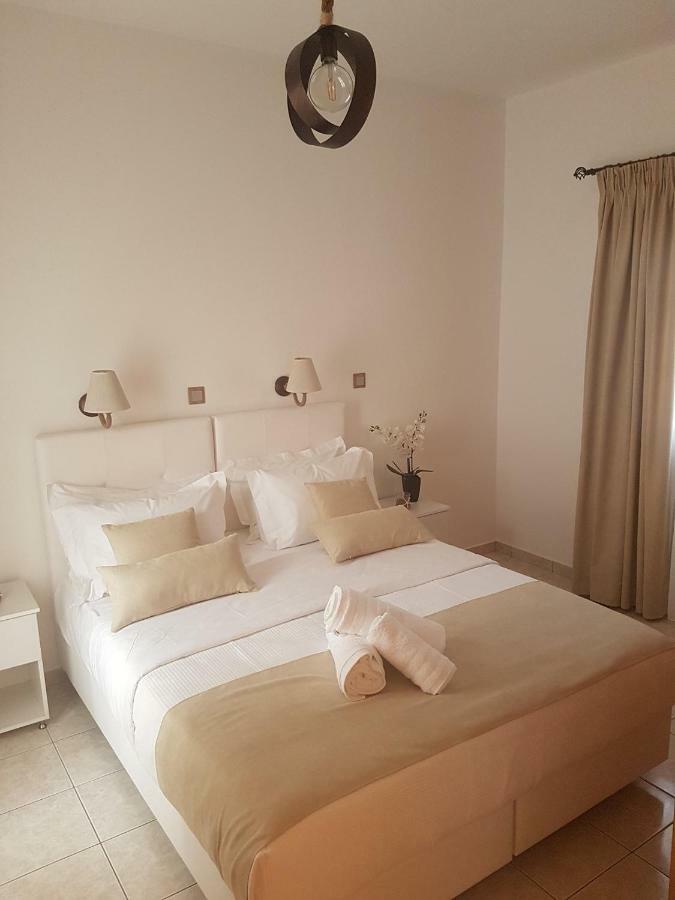 Santorini Family Apartments คามารี ภายนอก รูปภาพ